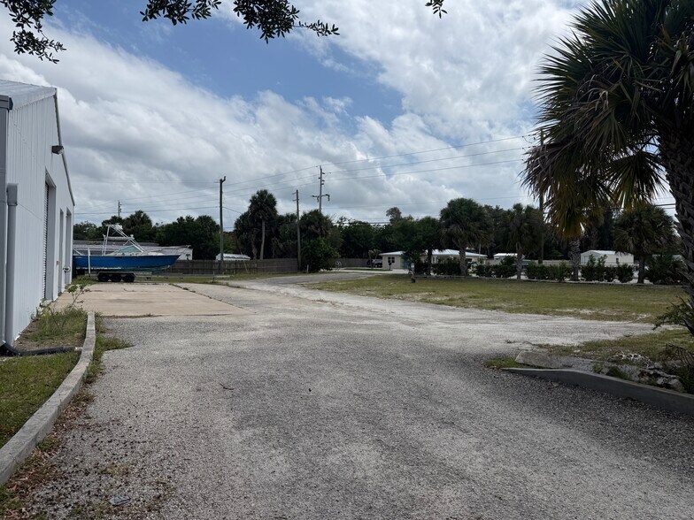 More Photos Of 926 Old Dixie Hwy, Vero Beach Freestanding For Lease