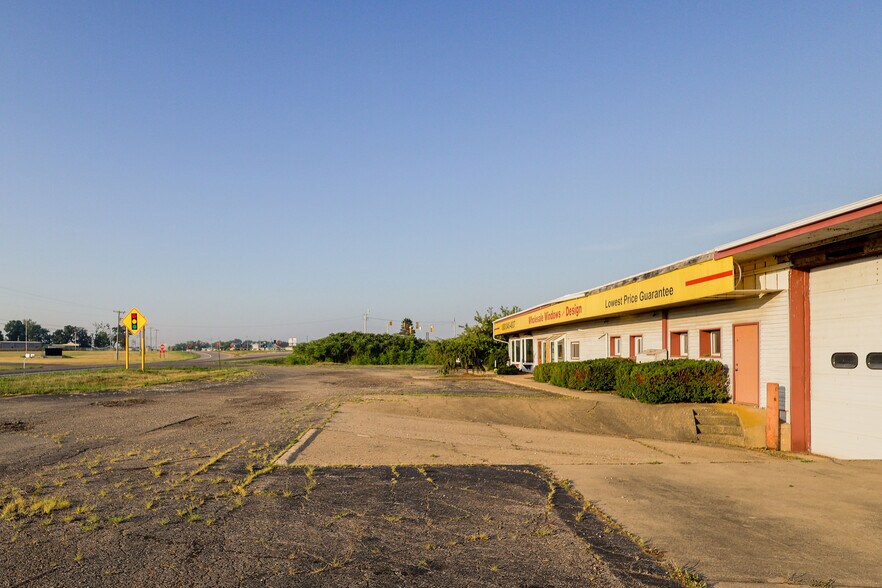 More Photos Of 11830 Shaver Rd, Schoolcraft Office For Sale