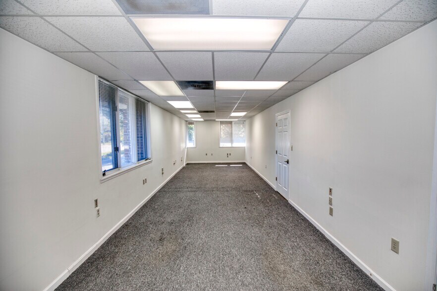 More Photos Of 7151 Richmond Rd, Williamsburg Medical For Lease