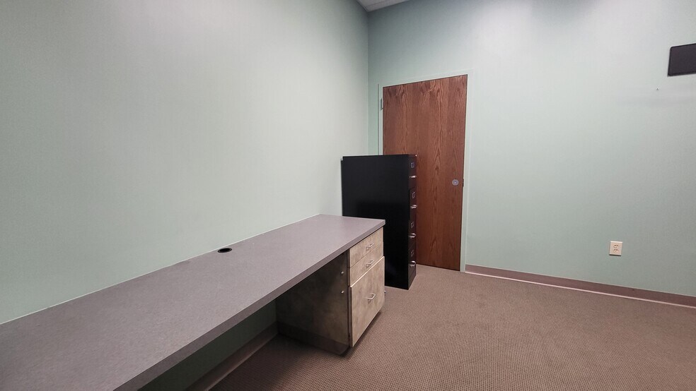 More Photos Of 812 Candy Park Rd, Pembroke Medical For Lease