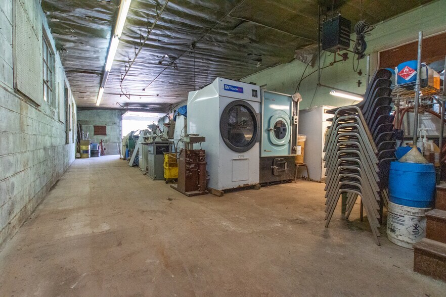 More Photos Of 25 W Park Ave, Sellersville Storefront Retail Office For Sale