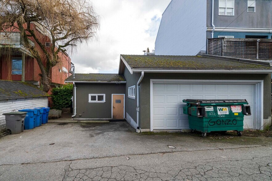 More Photos Of 3335 Dunbar St, Vancouver Freestanding For Sale