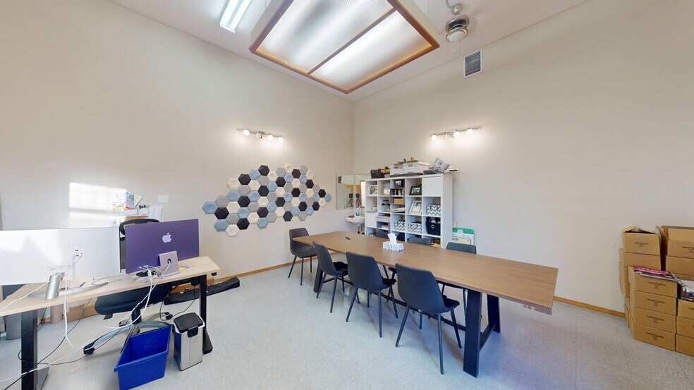 More Photos Of 800 Baker St, Cranbrook Storefront Retail Office For Sale