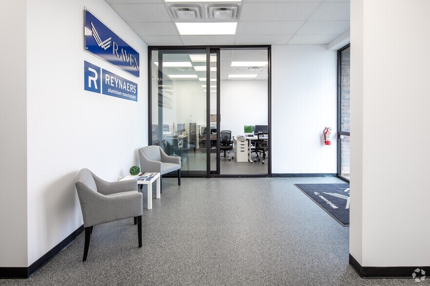 More Photos Of 7720 Kimbel St, Mississauga Warehouse For Lease