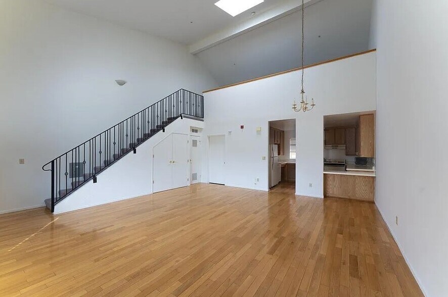 More Photos Of 11508 Moorpark St, North Hollywood Apartments For Sale