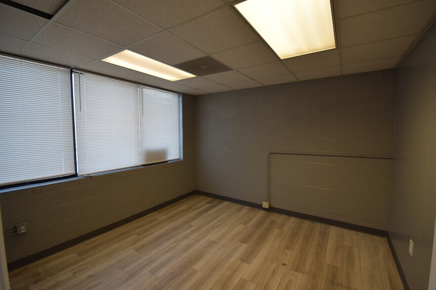 More Photos Of 6120 Brookshire Blvd, Charlotte Light Distribution For Lease