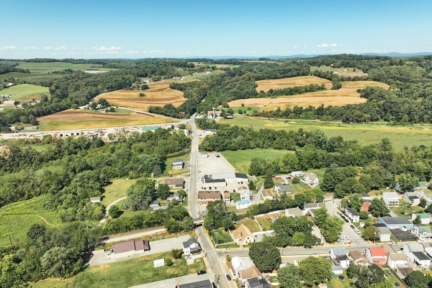 More Photos Of 1 Cherry St, Seven Valleys General Retail For Sale