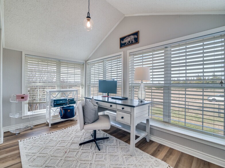 More Photos Of 1840 County Road 4309 N, Greenville Flex For Sale