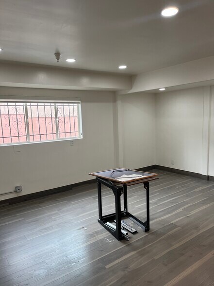 More Photos Of 5860-5862 Avalon Blvd, Los Angeles Medical For Lease