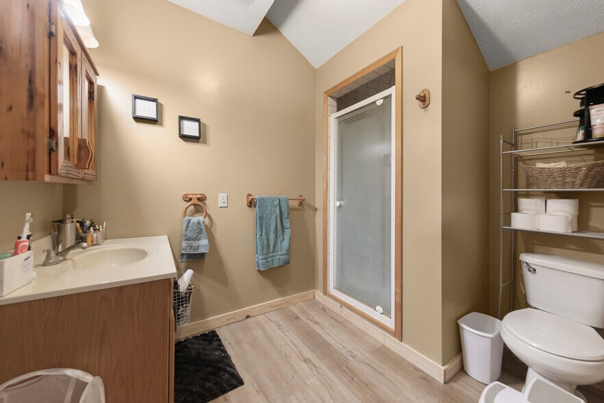 More Photos Of 8018 Northwestern Tpke, Keyser General Retail For Sale