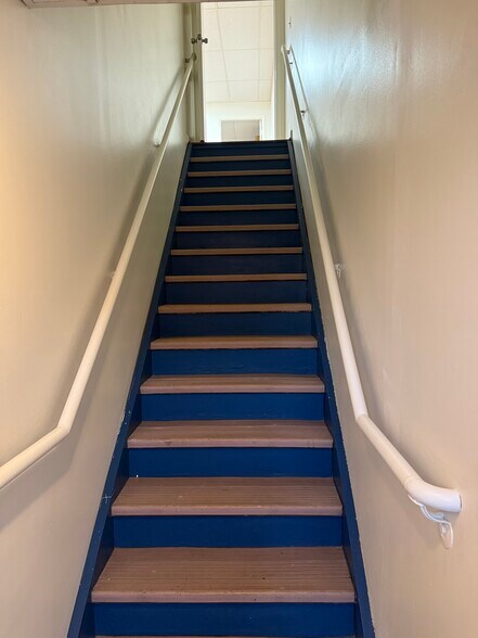 More Photos Of 7631 Fullerton Rd, Springfield Warehouse For Lease