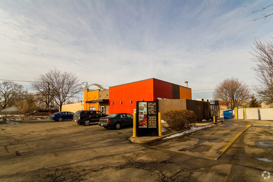 More Photos Of 600 Collins St, Joliet Fast Food For Sale