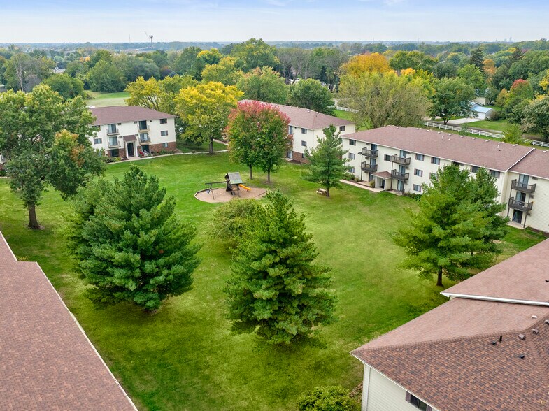 More Photos Of 100-112 5th Ave NW, Altoona Apartments For Sale