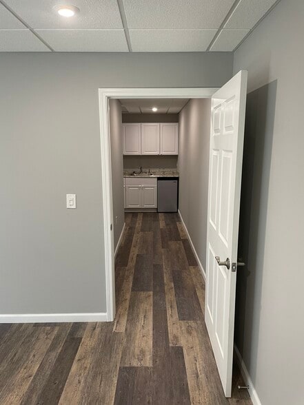 More Photos Of 615 Colonial Park Dr, Roswell Loft Creative Space For Lease