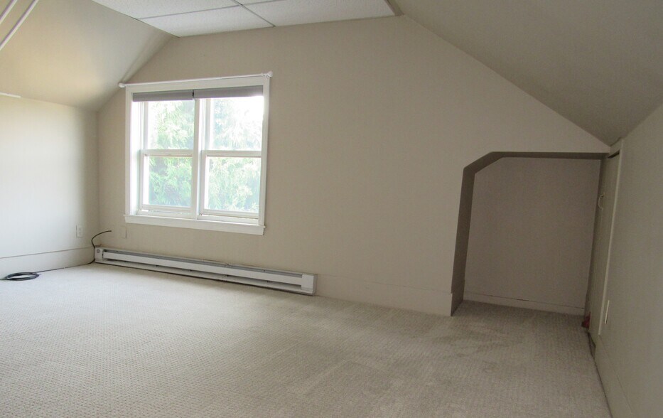 More Photos Of 12 Lindell Ave, Leominster General Retail For Sale