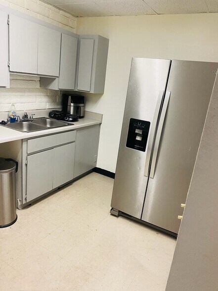 More Photos Of 4433 N 19th Ave, Phoenix Office For Lease