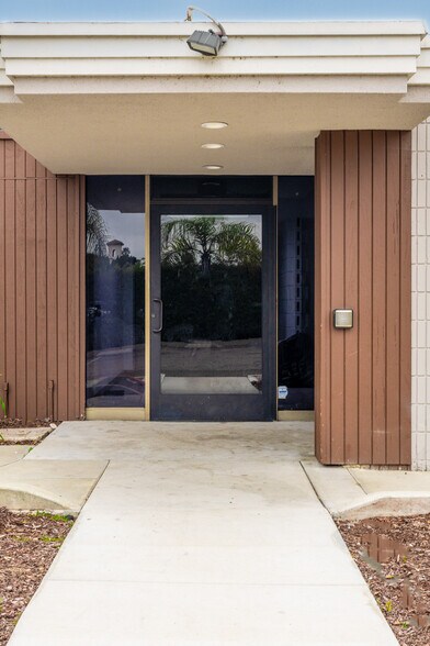 More Photos Of 225 W Madison Ave, El Cajon Medical For Lease