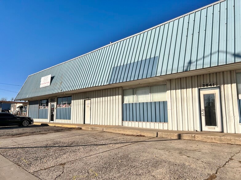 More Photos Of 3841-3845 NW 10th St, Oklahoma City Manufacturing For Sale