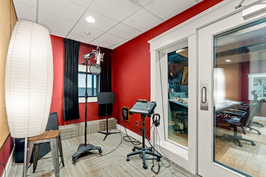 More Photos Of 2908 Epperly Dr, Del City Loft Creative Space For Sale