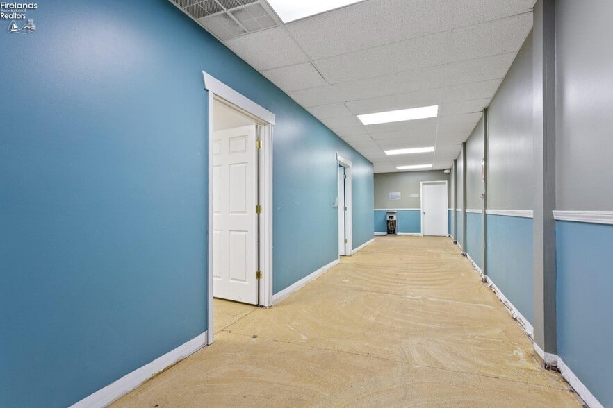 More Photos Of 46400 Telegraph Rd, Amherst Freestanding For Sale