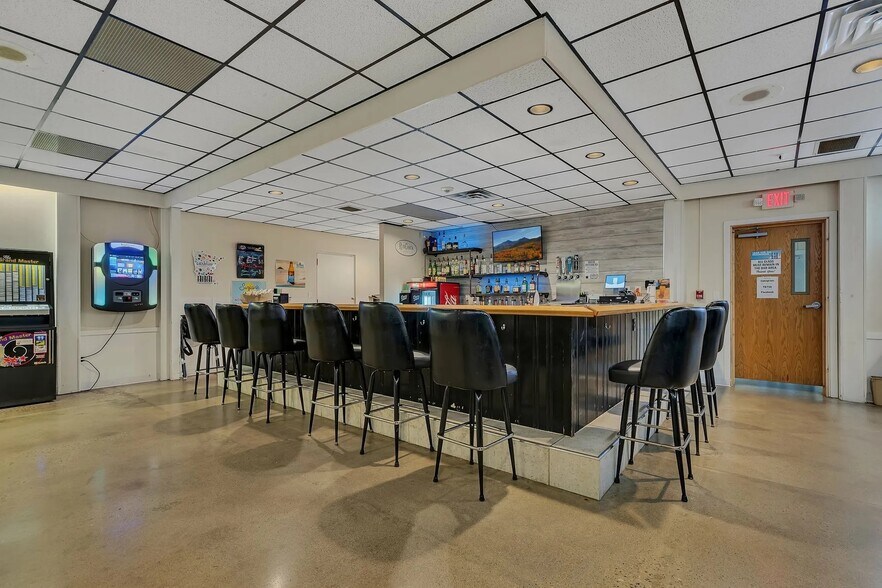 More Photos Of 200 E State 28 Hwy, Morris Hospitality For Sale