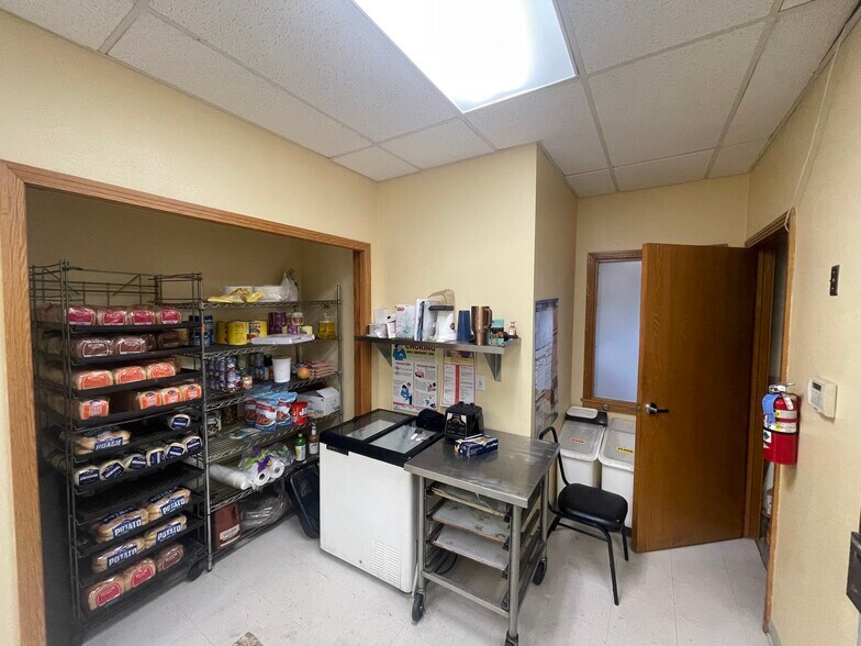 More Photos Of 101 NW Front St, Boardman Restaurant For Sale