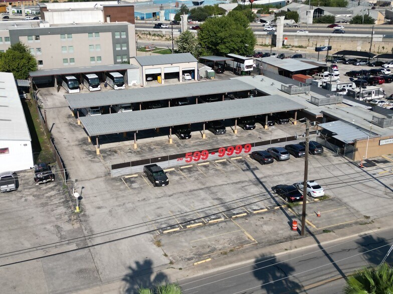More Photos Of 419 N Weidner Rd, San Antonio Industrial For Sale