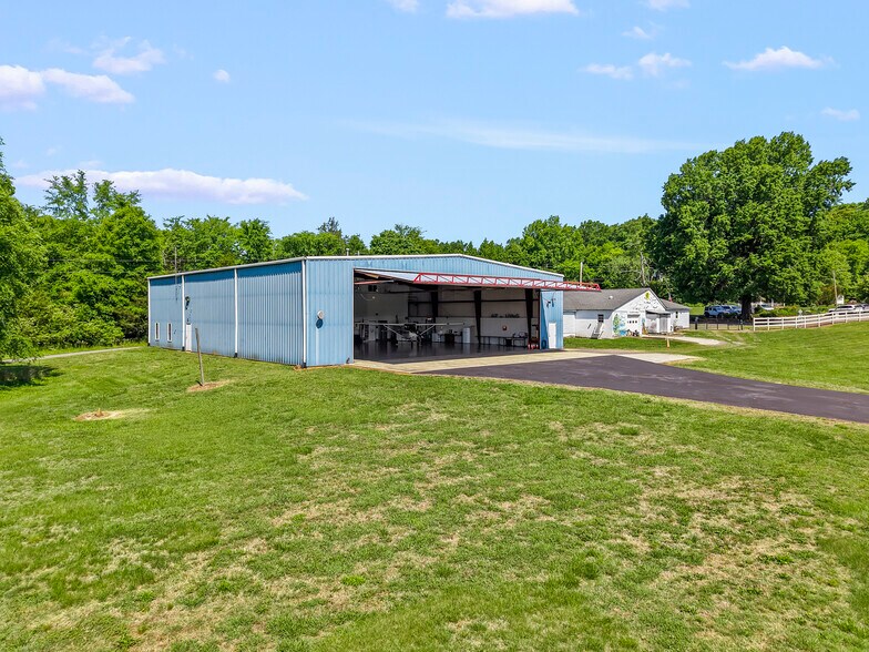 More Photos Of 249 Gilbert Rd, Mocksville Airport For Sale