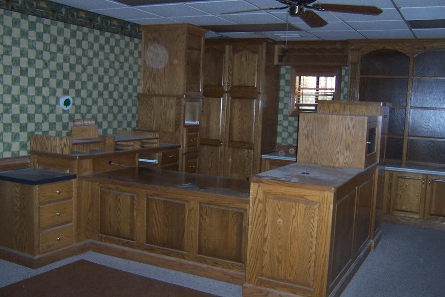 More Photos Of 259 N Price Rd, Buford Flex For Sale