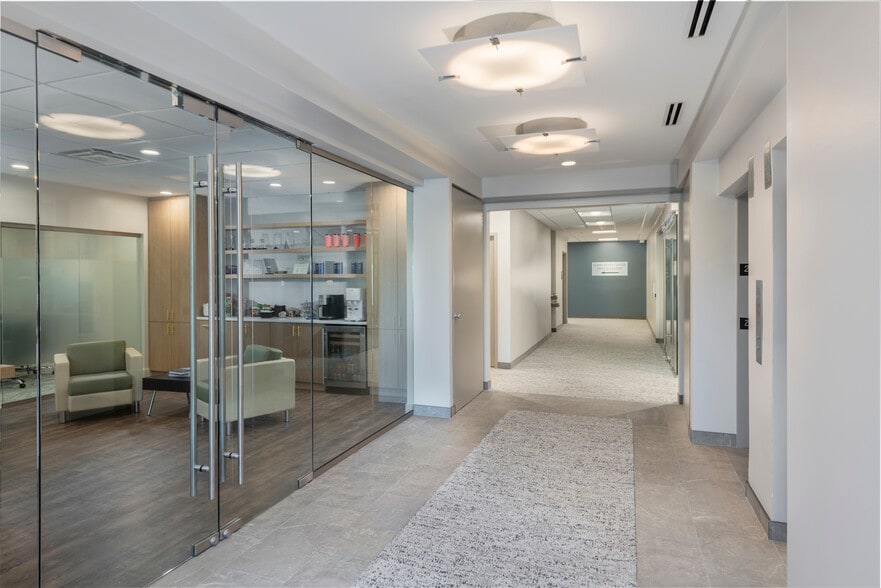 More Photos Of 1447 York Rd, Lutherville Office For Lease