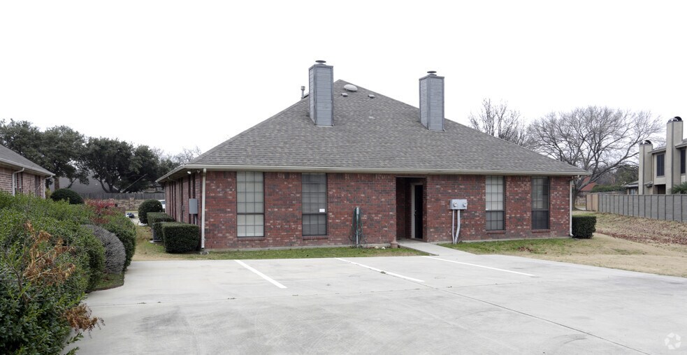 More Photos Of 124 W Harwood Rd, Hurst Medical For Lease
