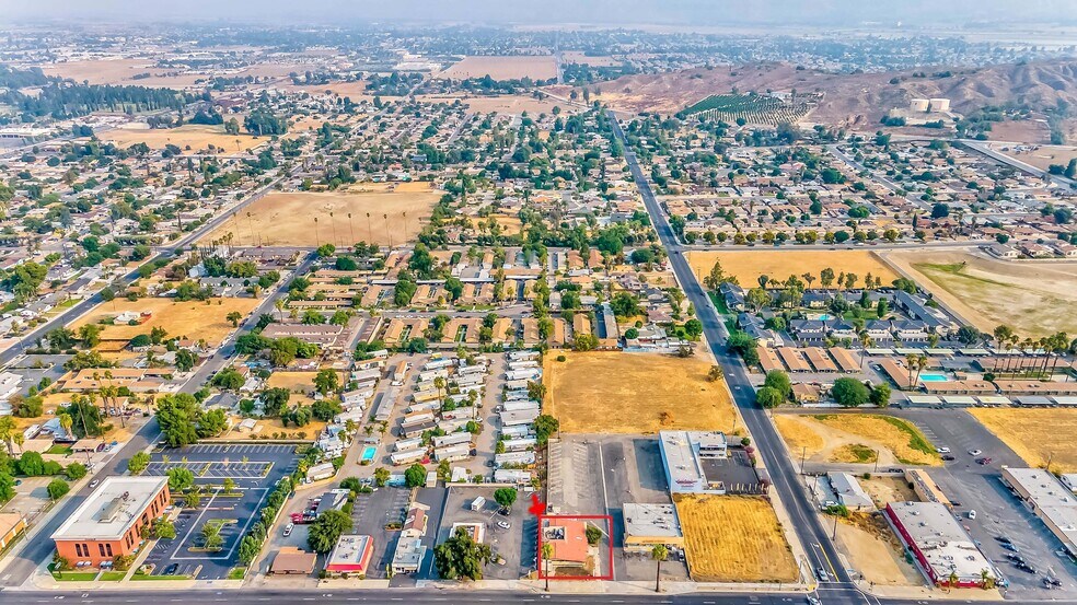 More Photos Of 2020 E Florida Ave, Hemet Restaurant For Sale