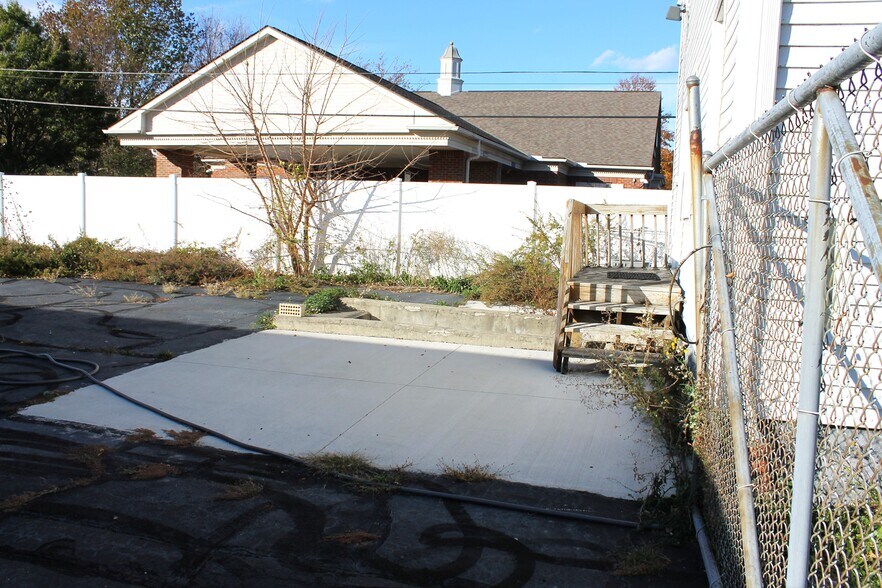 More Photos Of 988 E 185th St, Cleveland Office For Sale