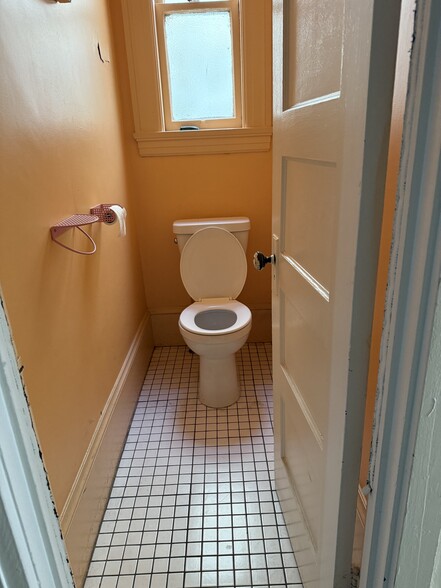 More Photos Of 911 Valencia St, San Francisco Apartments For Lease