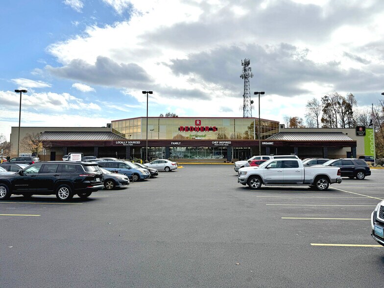 More Photos Of 2126 N Fountain Green Rd, Bel Air Supermarket For Sale