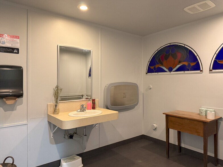 More Photos Of 57 E Main St, Walla Walla Restaurant For Lease