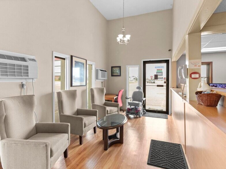 More Photos Of 1419 W 3rd St, Alliance Hotel For Sale