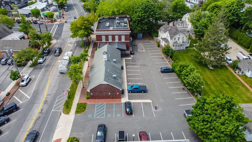 More Photos Of 1 Hampton Rd, Southampton Storefront Retail Office For Sale