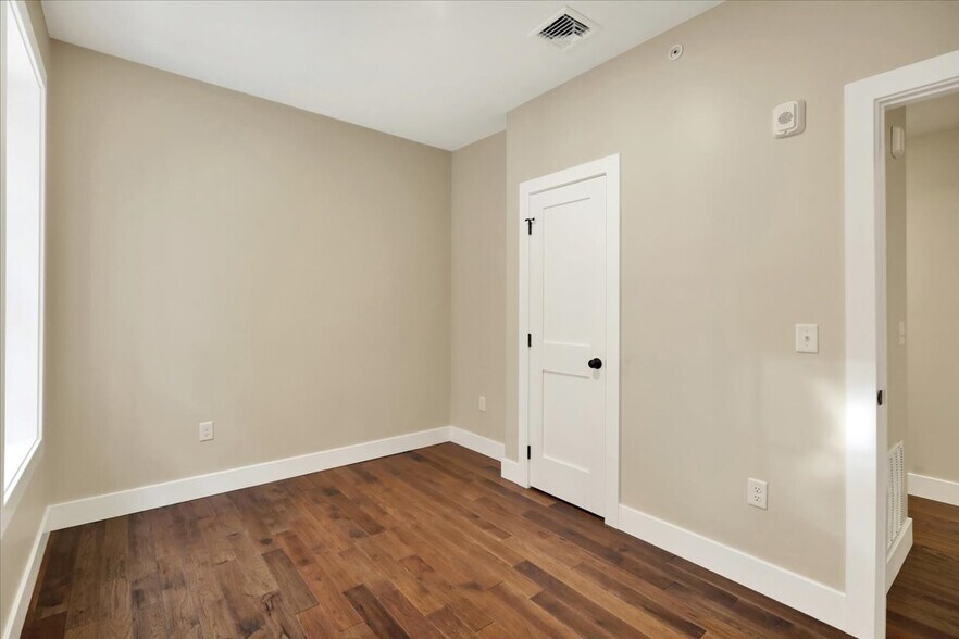 More Photos Of 241 S 5th St, Reading Apartments For Sale