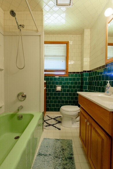 More Photos Of 1108 Humphrey St, Monroe Apartments For Sale