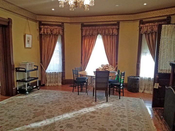 More Photos Of 1307 Massachusetts St, Lawrence Office For Lease