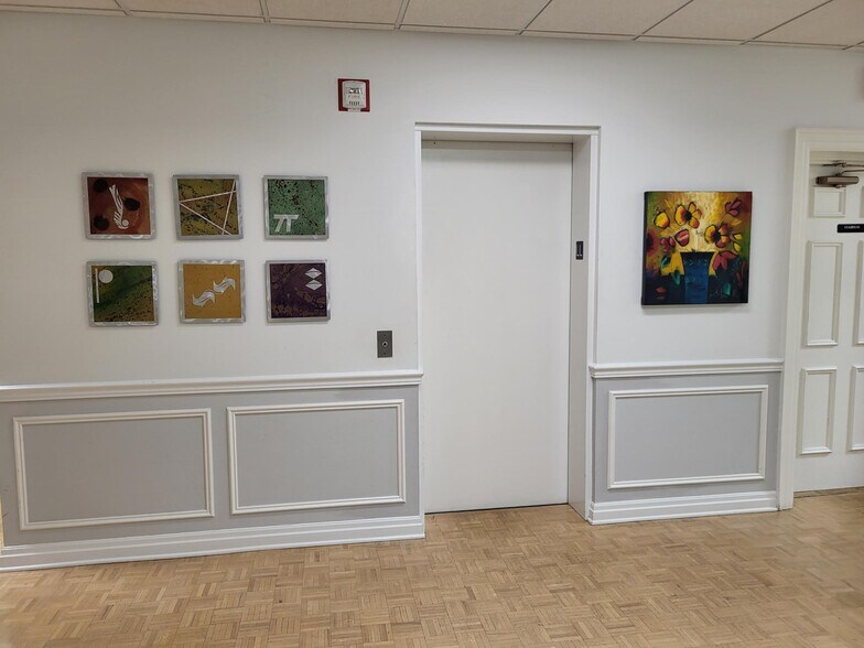 More Photos Of 1025 W Everett Rd, Lake Forest Medical For Lease