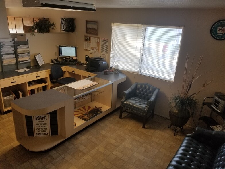 More Photos Of 405 W Vista Dr, Holbrook Service For Sale