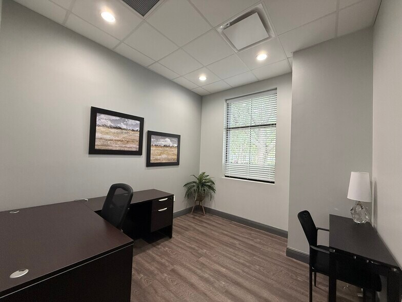 More Photos Of 952 International Pky, Lake Mary Office Residential For Lease