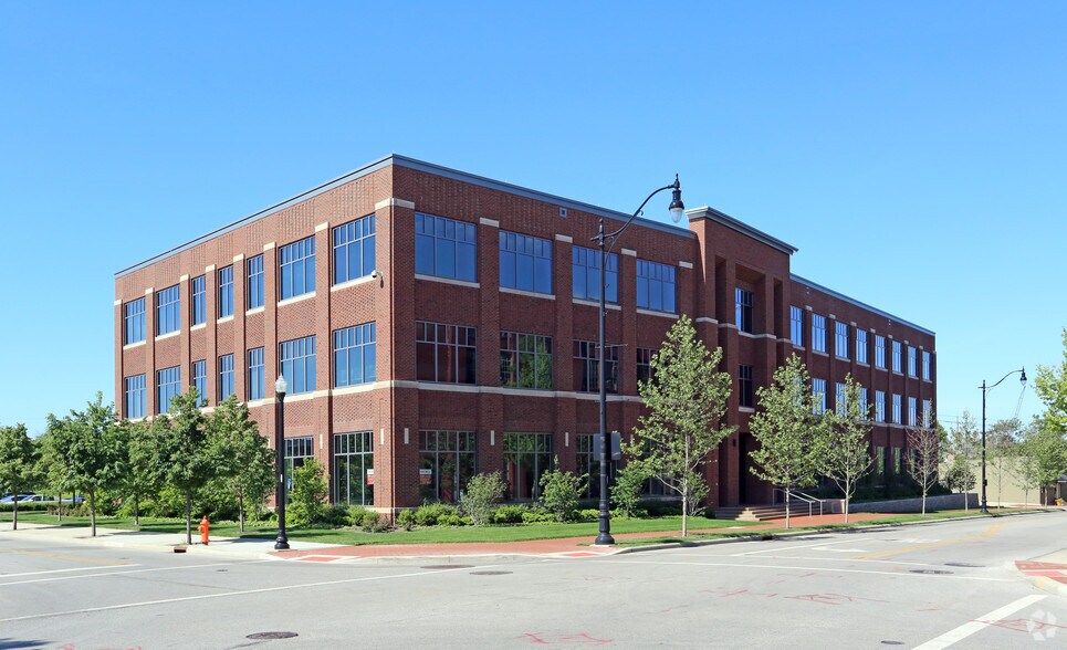 More Photos Of 425 W Nationwide Blvd, Columbus Office For Lease