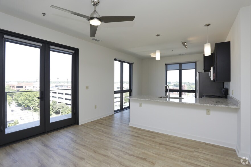 More Photos Of 174 E Main St, Spartanburg Apartments For Lease