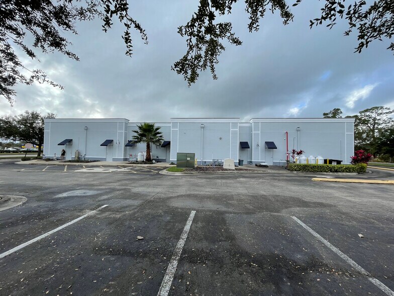 More Photos Of 195 Malabar Rd, Palm Bay Unknown For Lease