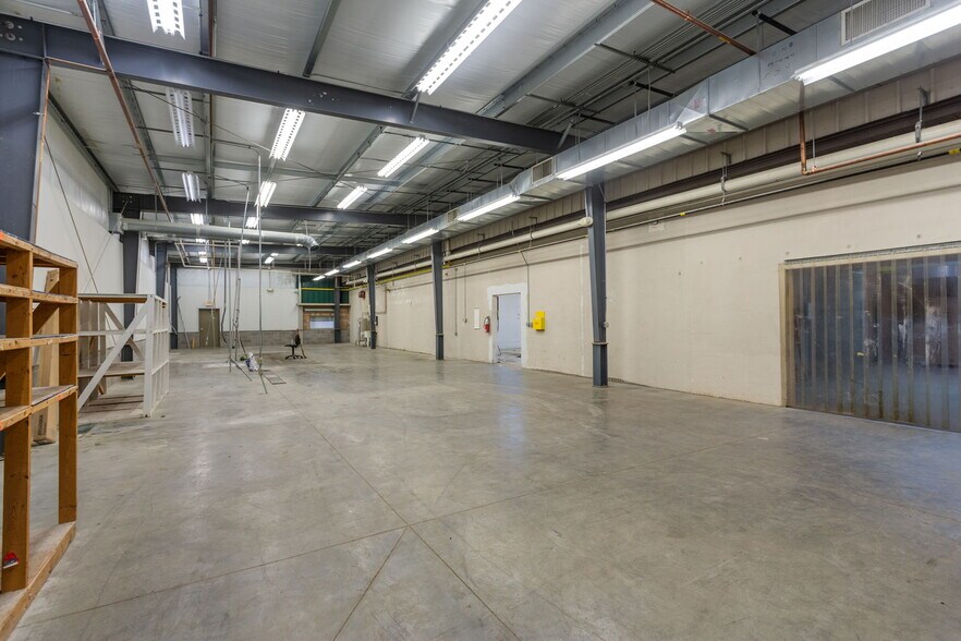 More Photos Of 13963 Timber Way, Timberville Office For Lease