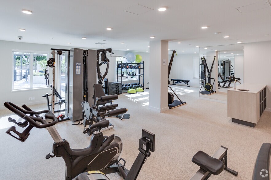 More Photos Of 633 Gardena Dr, Coquitlam Apartments For Sale