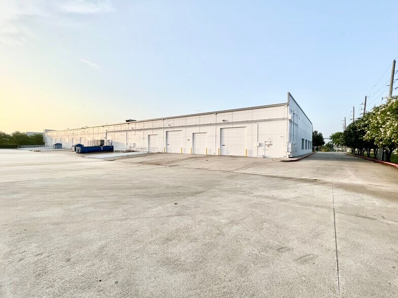 More Photos Of 12560 Reed Rd, Sugar Land Light Manufacturing For Lease